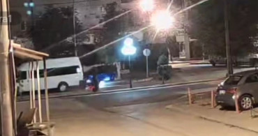 Karaman'da 2 gencin hayatını kaybettiği motosiklet kazası güvenlik kamerasında görüntülendi