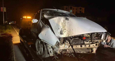 Karaman'da Aydınlatma Direğine Çarpan Otomobilde 1 Yaralı