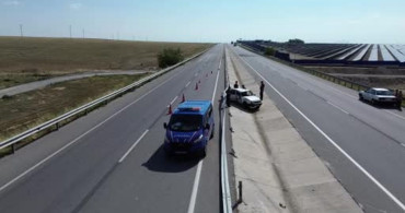 Karaman'da bariyerlere çarpan otomobil: 1 yaralı