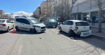 Karaman'da Hafif Ticari Araç Kazası: 1 Yaralı