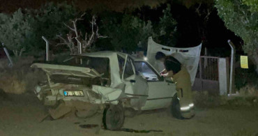 Karaman'da hafif ticari araç otomobile arkadan çarptı: 2 yaralı