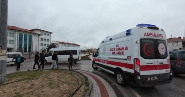 Karaman'da Minibüs ve Motosiklet Çarpıştı