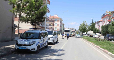 Karaman'da otomobil tıra arkadan çarptı: 1'i ağır 3 yaralı