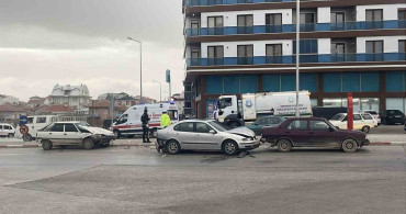 Karaman'da Zincirleme Kaza: 1 Yaralı