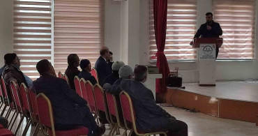 Karapınar'da Hacı Adaylarına Özel Sağlık Semineri Düzenlendi