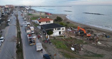 Karasu'da Riskli Yapılar Yıkıldı