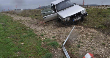 Karavan ve Otomobil Çarpıştı: 1'i Ağır 3 Yaralı