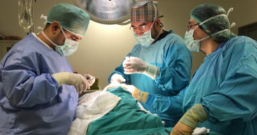 Karın Ağrısı ile Hastaneye Giden Adam Doktorları Hayata Küstürdü