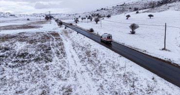 Karlı Yollarda Hayat Kurtaran Kadın Paramedikler