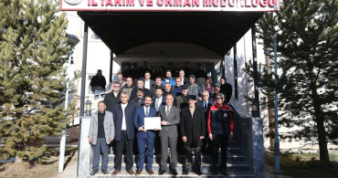 Kars Damızlık Sığır Yetiştiricileri Birliği'ne Birinci Derece Belge