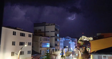 Kars Semalarında Nefes Kesen Işık Gösterisi