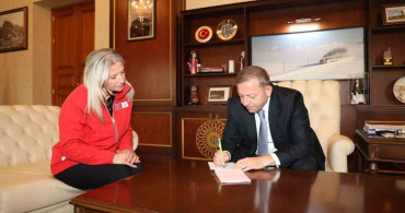 Kars Valisi Ziya Polat’tan Türk Kızılay’a Destek