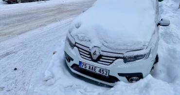 Kars'ın Köyleri Beyaz Bir Tabakayla Kaplandı