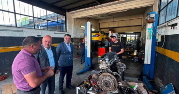 Kars'ta AK Parti teşkilatından sanayi sitesi esnafına ziyaret