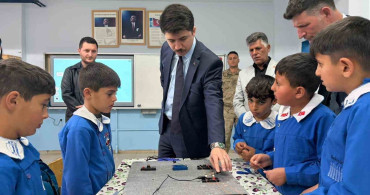Kars’ta Eğitimde Azim Vurgusu: Kaymakam Kahraman Derinöz Okulunu Ziyaret Etti