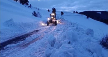 Kars'ta Kapalı Köy Yolları İçin Acil Çalışmalar Başlatıldı