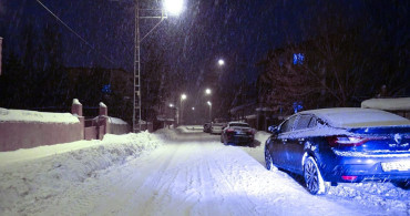 Kars'ta Kar Yağışı Etkisini Gösteriyor