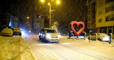 Kars'ta Kar Yağışı Hayatı Olumsuz Etkiliyor