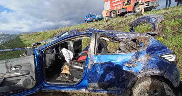 Kars'ta Kardeşlerin Bulunduğu Otomobil Şarampole Devrildi: 1 Ölü, 2 Yaralı