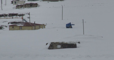Kars'ta Mart Sonunda Kış Geri Döndü