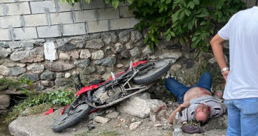 Kars'ta Motosiklet Sürücüsü Kaza Yaptı, Polisi Bekletmedi