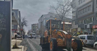 Kars'ta Şehir İçi Yol Yenileme Çalışmaları Başladı