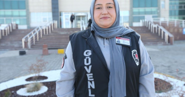 Kars'ta Şehit Yakını Güvenlik Görevlisi Darbeden Sonra Fidan Bağışı ile Uzlaştı