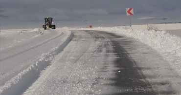 Kars'ta Yoğun Kar Yağışı 20 Köy Yolu Ulaşımını Engelledi