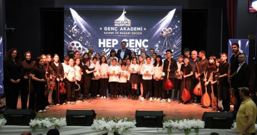 Kartepe Genç Akademi’de yetenekler sahneye çıktı