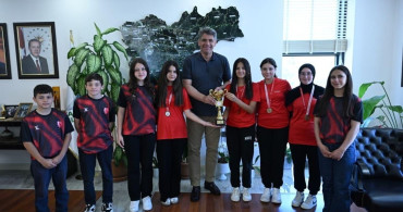 Kartepe'de ulusal müsabakalarda derece yapan öğrenciler başarılarını paylaştı