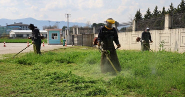 Kartepe'de Yeşil Alanlarda Bakım ve Temizlik Çalışmaları Devam Ediyor