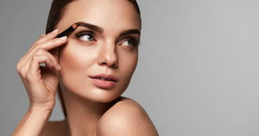 Kaşları Gürleştirmek İçin Maske