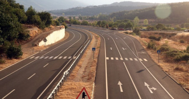 Kastamonu-Karabük Sınırındaki Orman Yangınlarına Müdahale Devam Ediyor