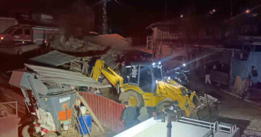 Kastamonu'da Fırtına Sonrası Ahır Çöktü: 4 Hayvan Telef Oldu