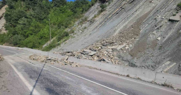 Kastamonu'da Heyelan Nedeniyle Ulaşım Durdu
