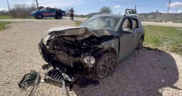 Kastamonu'da İki Otomobil Çarpıştı: 3 Yaralı