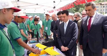 Kastamonu'da meslek lisesi öğrencileri tarafından üretilen eserler sergilendi