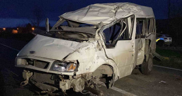 Kastamonu'da Minibüs ve Hafif Ticari Araç Çarpıştı