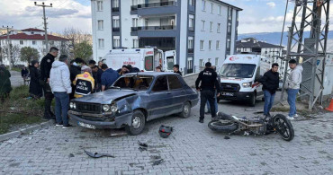 Kastamonu’da Motosiklet ve Otomobil Çarpıştı: Üç Yaralı