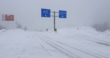 Kastamonu'da Yoğun Kar Yağışı Ulaşıma Engeller Getiriyor