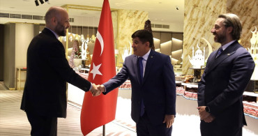 Katar'da Büyükelçiler İftar Yemeğinde Buluştu