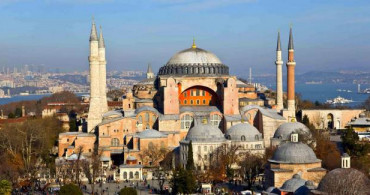 Katolik Rahip: ‘Ayasofya’nın Haysiyet ve Onuru Artırıldı’