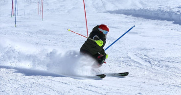 Kayağın İkiz Yıldızları: Muhsin Murat ve Aliye Zeynep Bingül Fransa'da Altın Madalya Peşinde