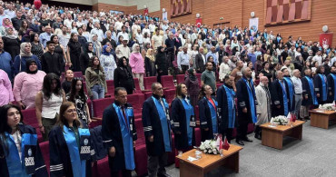 Kayı Uygulamalı Bilimler Fakültesi'nde mezuniyet sevinci