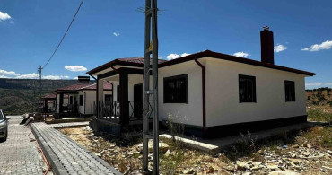 Kaymakam Aslan, Deprem Konutlarında İncelemelerde Bulundu