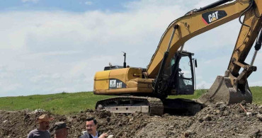 Kaymakam Demirtaş demiryolu şantiyesinde incelemelerde bulundu
