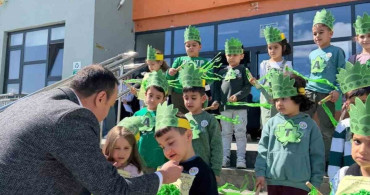 Kaymakam Pelvan, Öğrencilerle Fidan Dikti