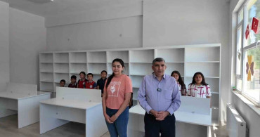 Kayseri büyükşehir, Akkışla’daki ilkokul kütüphanesini yeniledi