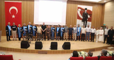 Kayseri Üniversitesi Develi İlahiyat Fakültesi'nde mezuniyet coşkusu