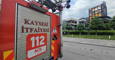 Kayseri'de Forum AVM Önünde Bomba İhbarı